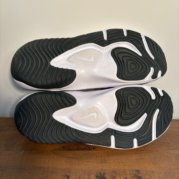 Nike LEGEND ESSENTIAL 3 NN Mens Smoke Grey DM1120-002 Sneakers Shoes 10 - Picture 5 of 7